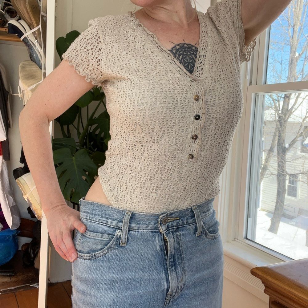 Vintage 90s Bisou Bisou crochet Knit Bodysuit Button Front Neutral Top